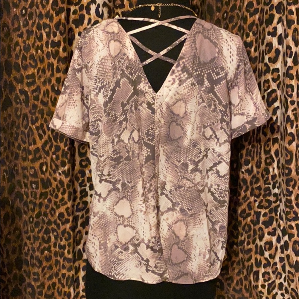 Button down blouse - Picture 3 of 3